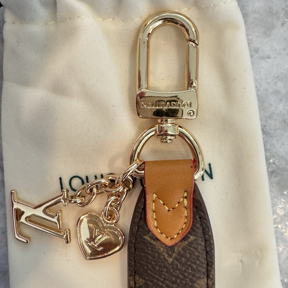Louis Vuitton Monogram Key Chain LV Initials Heart Charm Gold Hardware - Picture 6 of 8